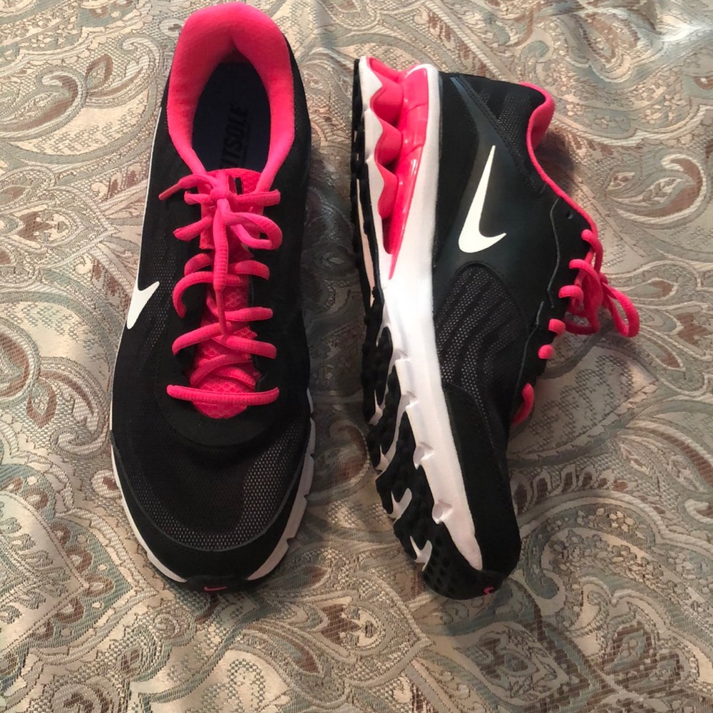 NEW NIKE REAX RUN 9 NEVER WORN